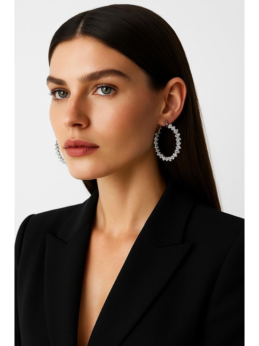 Karışık Kadın Işıltılı Taş Detaylı Halka Küpe