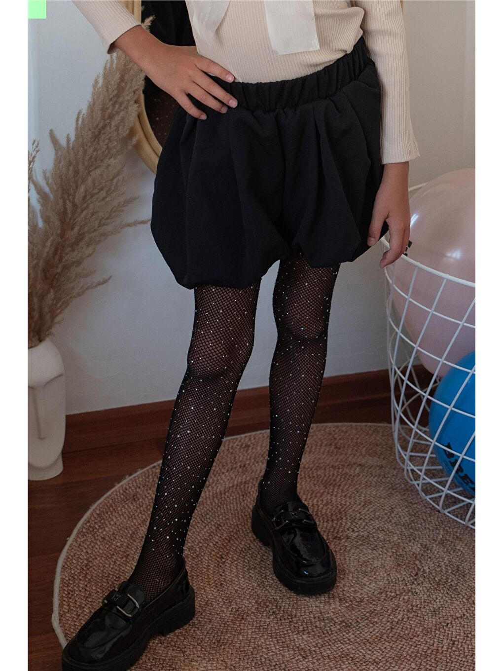 Kız Çocuk Etek Görünümlü Balon Şort Paçası Beli Lastik Detaylı Siyah (9-10 Yaş)-1