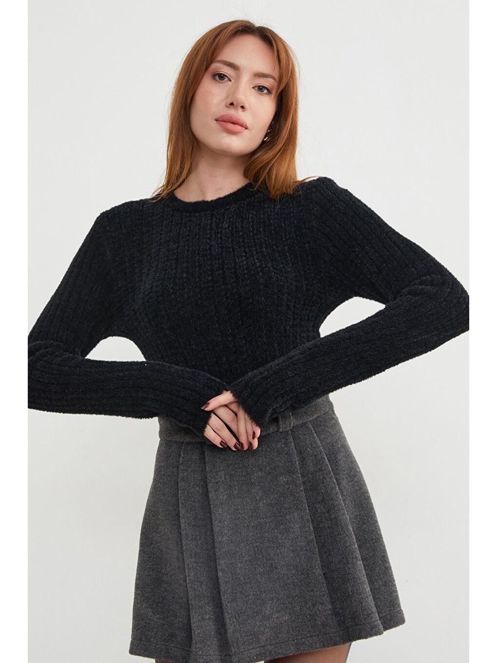 Siyah Bisiklet Yaka Sakallı Yumuşak Dokulu Kazak-1