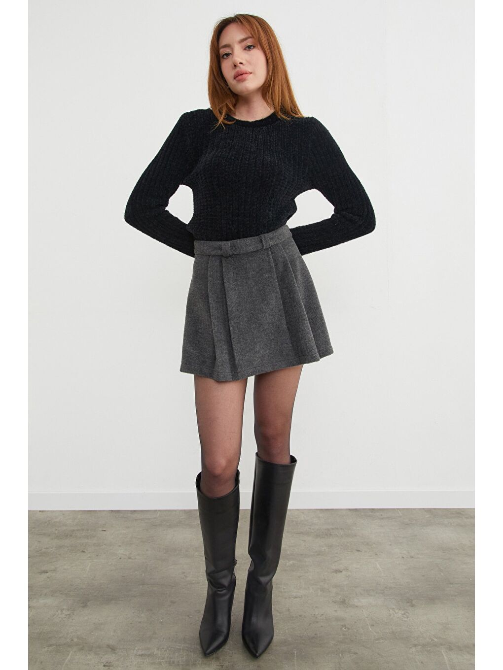 Siyah Bisiklet Yaka Sakallı Yumuşak Dokulu Kazak-2