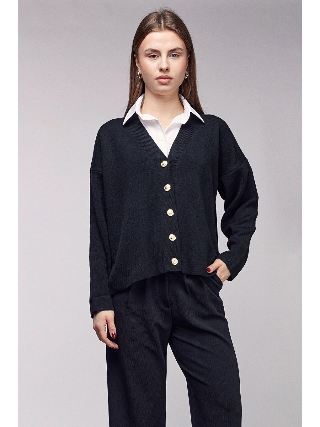 Siyah Gömlek Görünümlü Oversize Triko Hırka-2