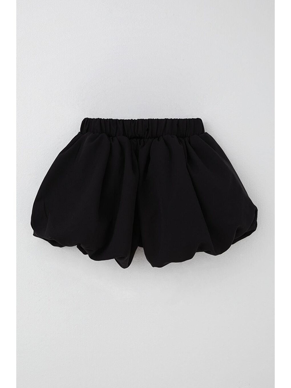 Kız Çocuk Etek Görünümlü Balon Şort Paçası Beli Lastik Detaylı Siyah (9-10 Yaş)-3