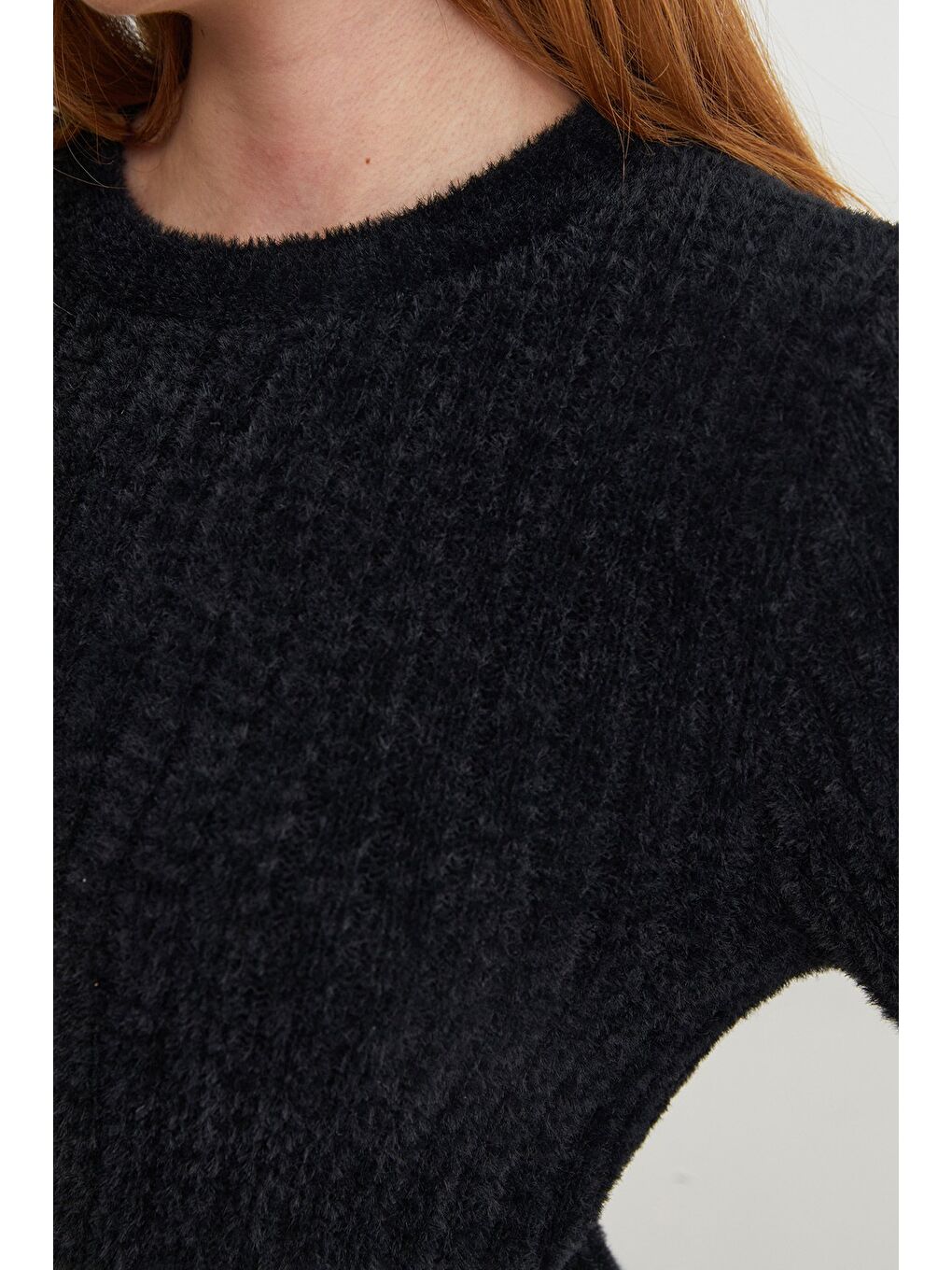 Siyah Bisiklet Yaka Sakallı Yumuşak Dokulu Kazak-4