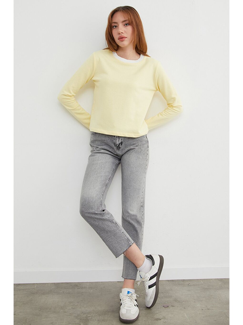 Sarı 3 İplik Şardonsuz Yakası Ribanalı Sweatshirt-1