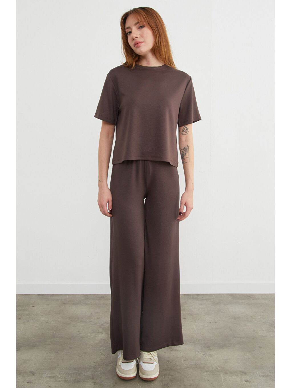 Kahverengi Basic Bisiklet Yaka Modal Tişört-3