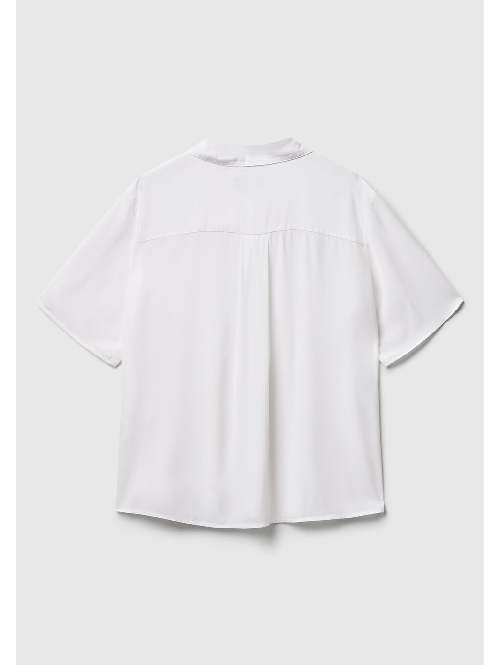 Kadın Beyaz %100 Viskoz Düğmeli Kısa Kollu Gömlek-1