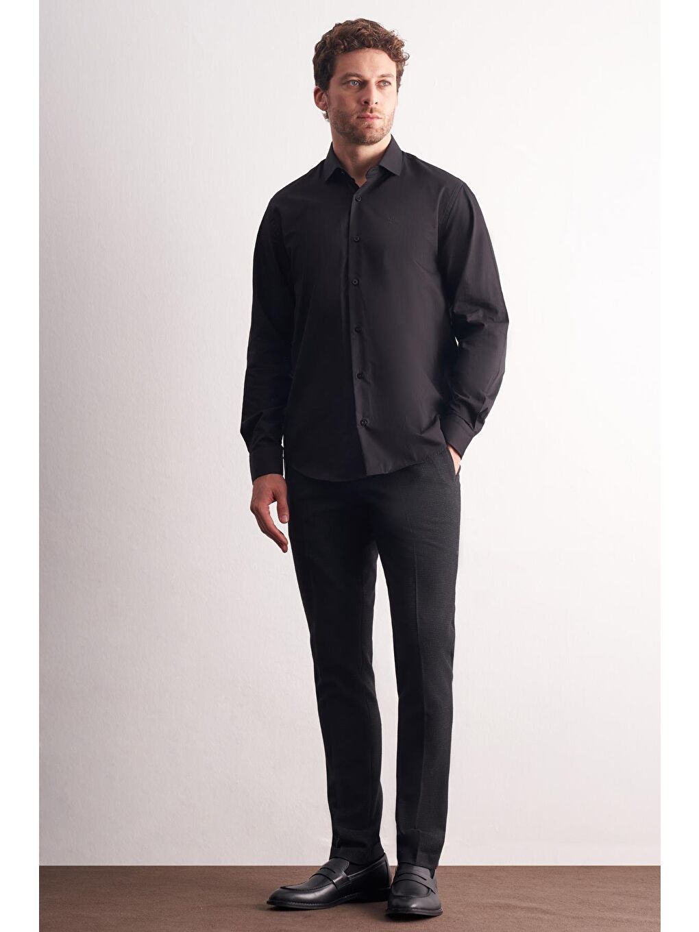 Siyah Yarım İtalyan Yaka Uzun Kol Premium Slim Fit %100 Pamuk Gömlek 1004255196-2