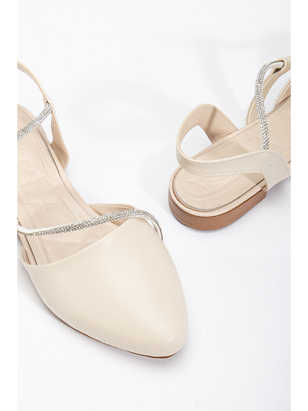 Kadın Bej Taş Halat Detaylı Babet-2