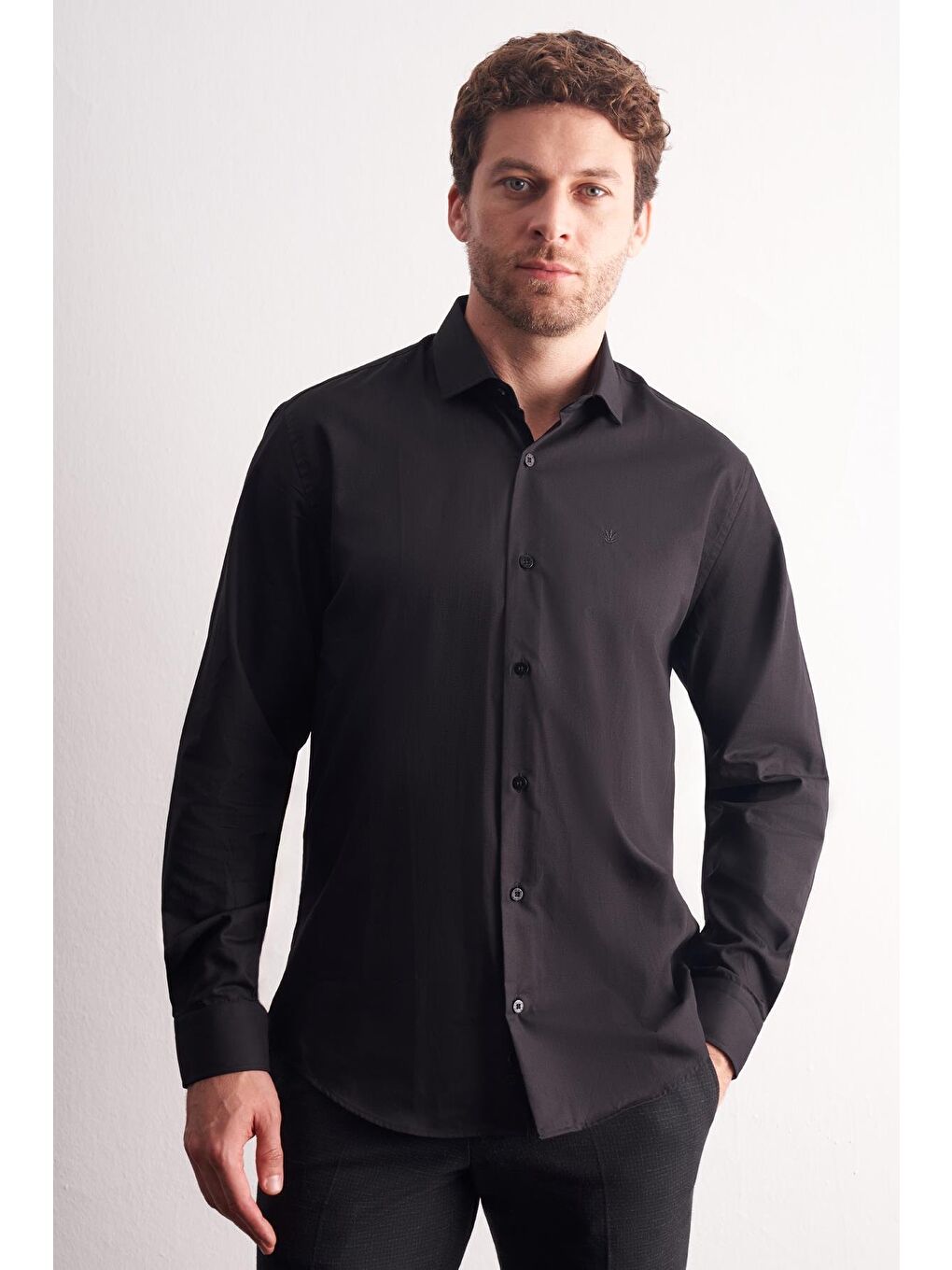 Siyah Yarım İtalyan Yaka Uzun Kol Premium Slim Fit %100 Pamuk Gömlek 1004255196-3