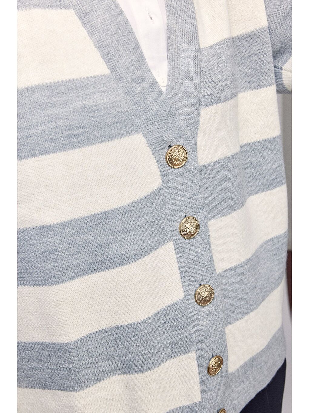 Beyaz Gri Çizgili Gömlek Görünümlü Oversize Triko Hırka-3