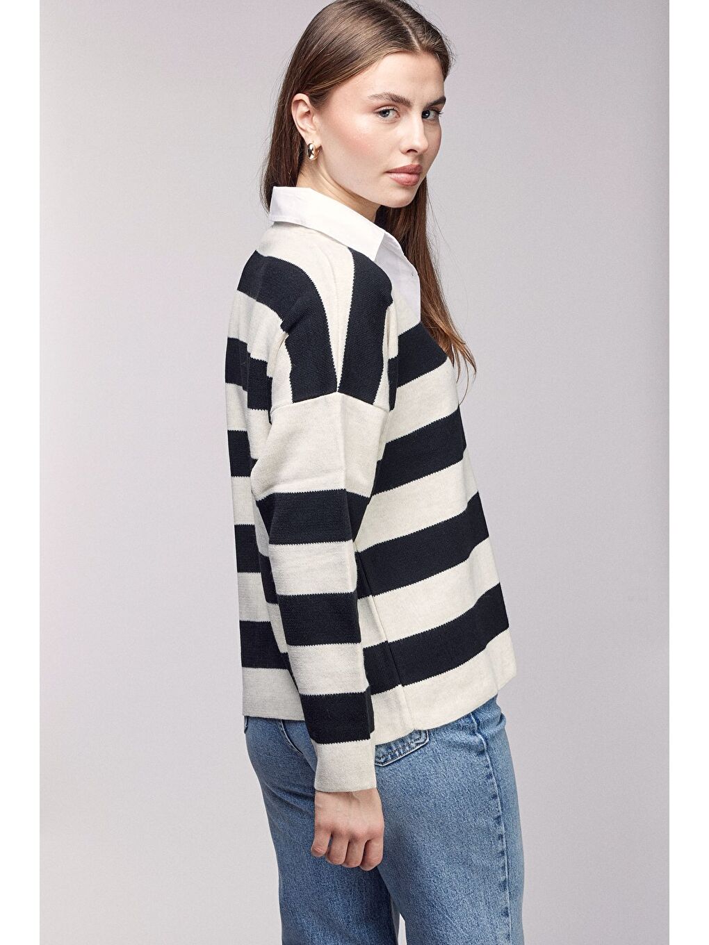 Siyah Çizgili Gömlek Görünümlü Oversize Triko Hırka-3