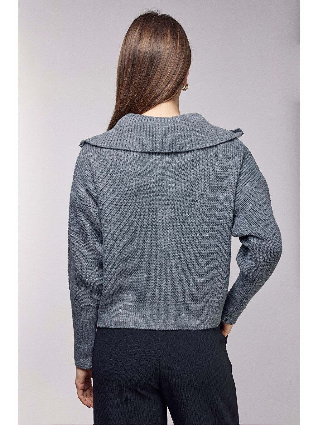 Beyaz Antrasit Fermuarlı Dik Yaka Triko Hırka - Düşük Omuz-4