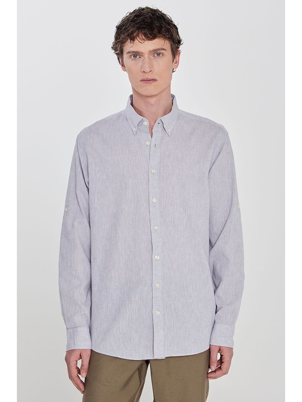 Erkek Gri Pamuklu Keten Comfort Fit Düğmeli Yaka Çizgili Gömlek-2