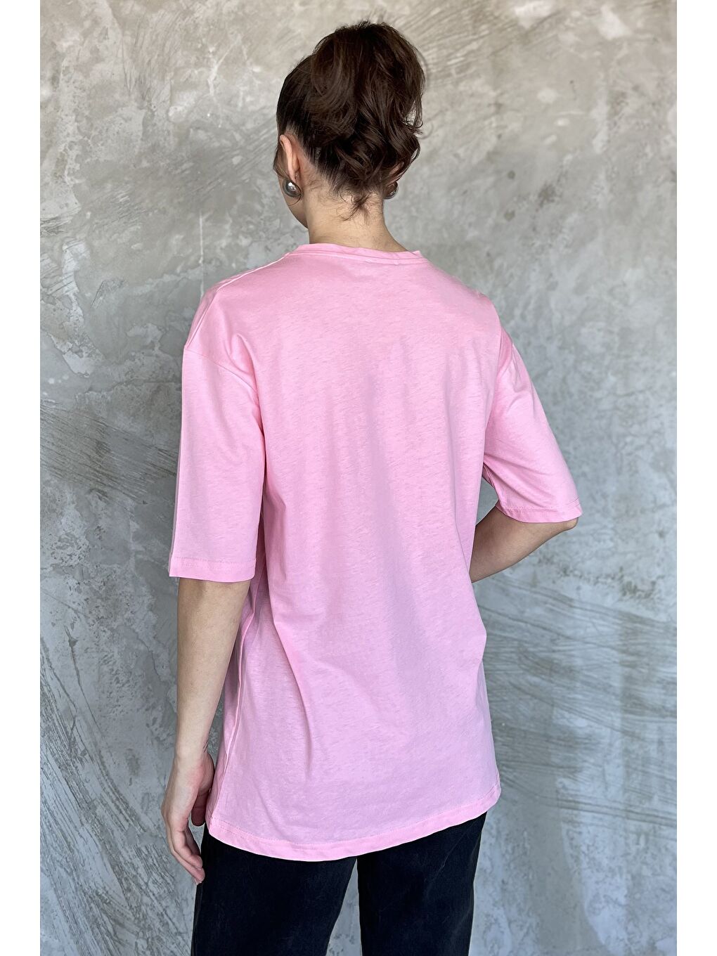 Pembe Kadın Ön Baskılı Oversize Bisiklet Yaka Tişört-2