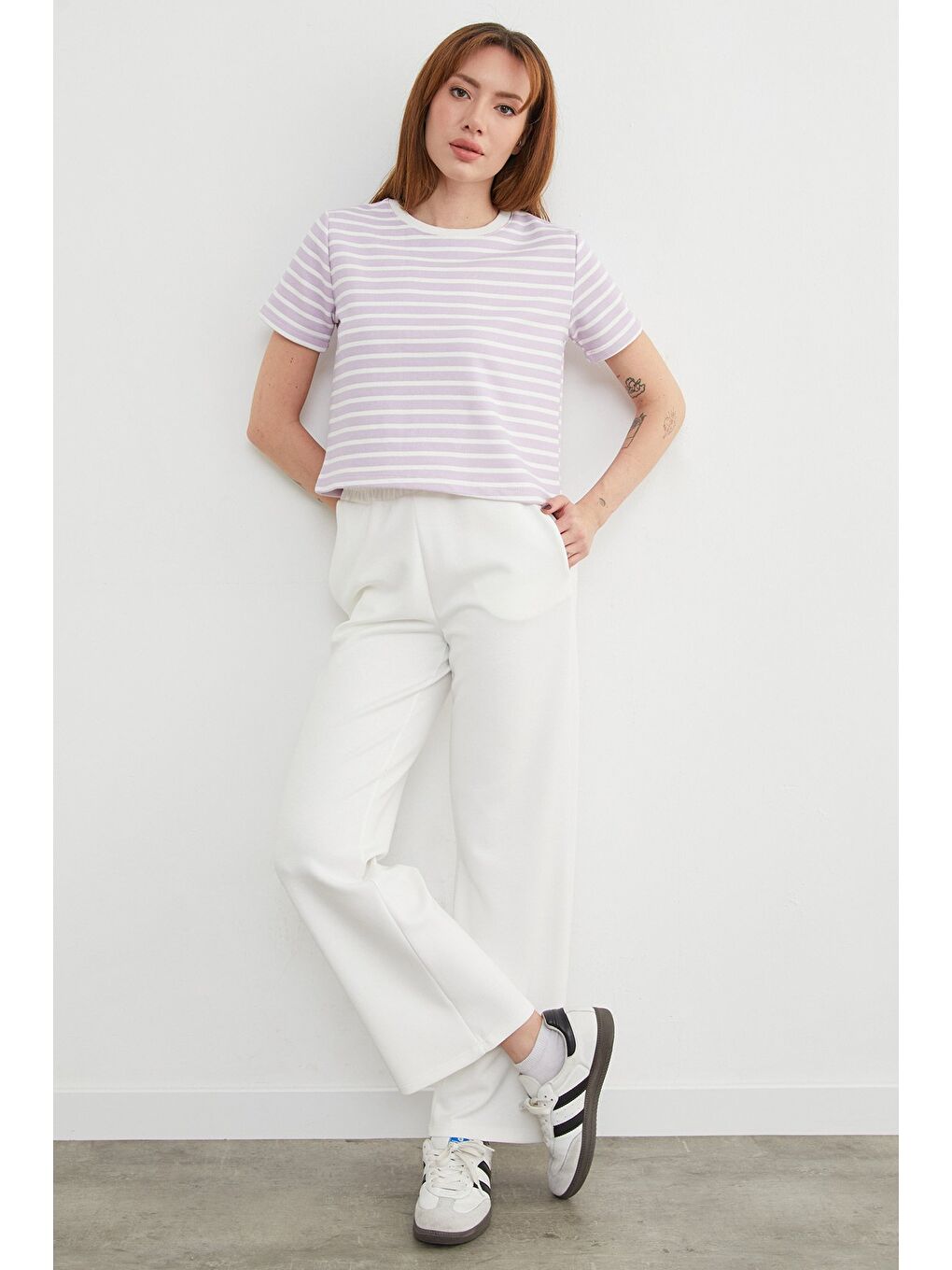 Lila Çizgili Bisiklet Yaka Mevsimlik Crop Tişört-1