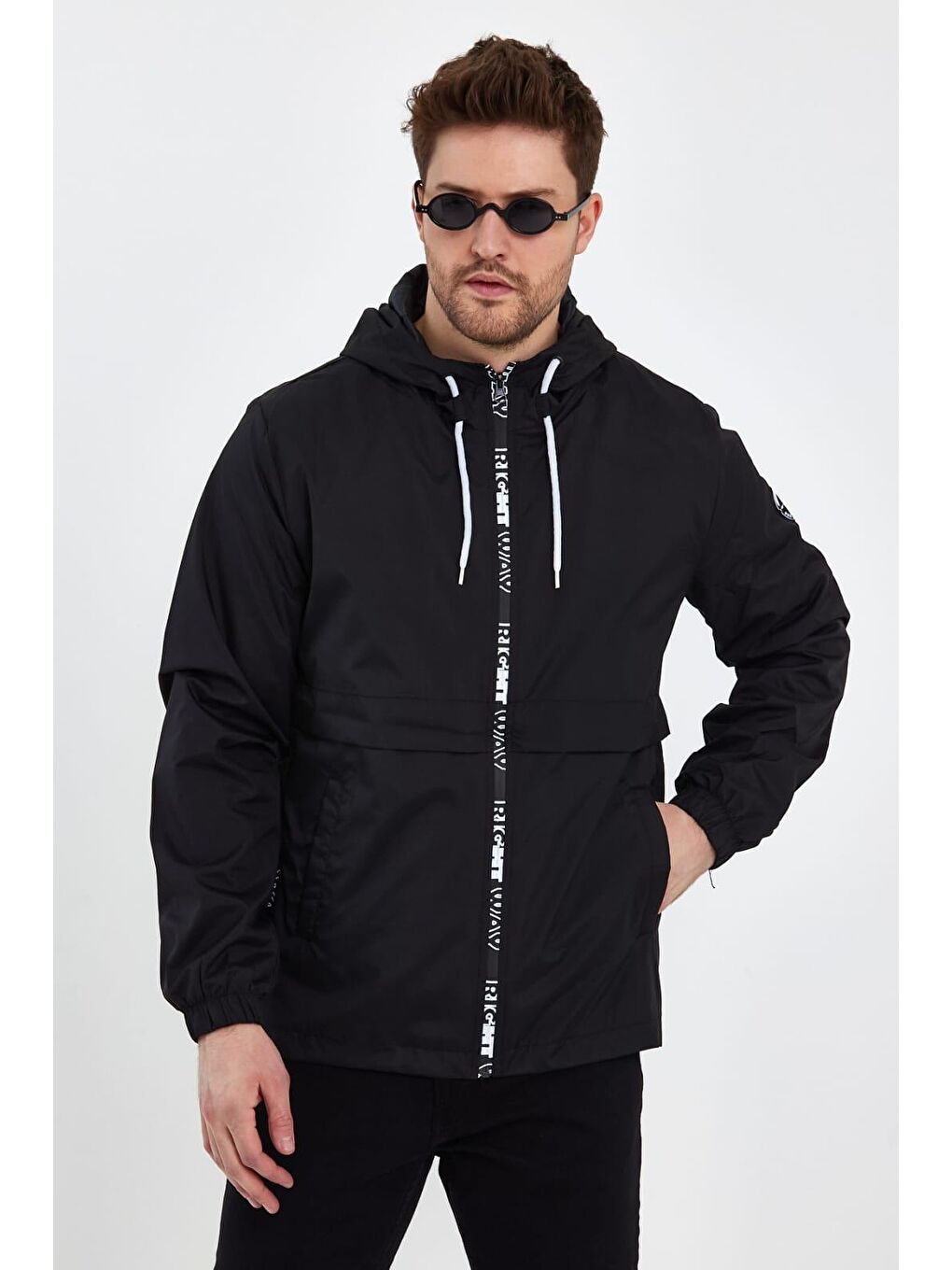 Erkek Baskılı Kapüşonlu Siyah Rüzgarlık & Yağmurluk