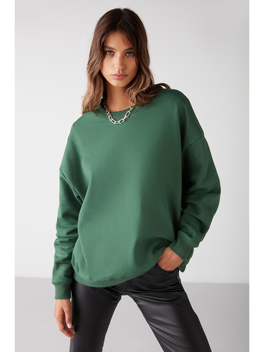 Vaneltına Kadın Organik Pamuklu Yumuşacık İçi Polarlı Yuvarlak Yakalı Yeşil Sweatshirt