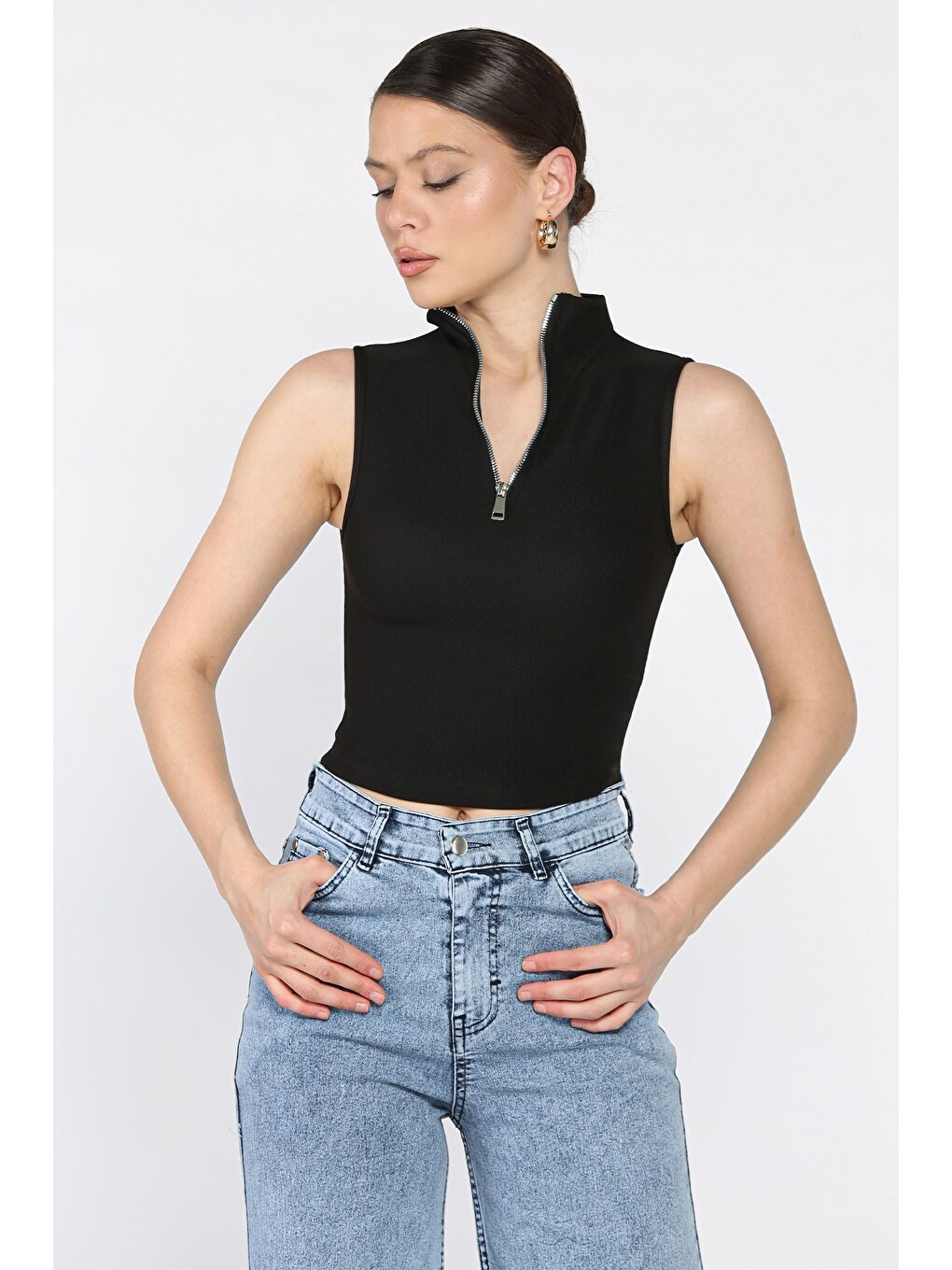 Siyah Kadın Yarım Fermuarlı Fitilli Crop Top Bluz