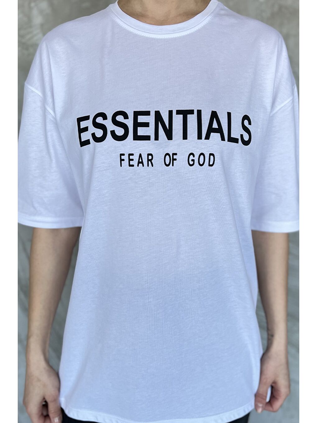 Beyaz Bisiklet Yaka Ön Baskılı Kadın Tişört-3