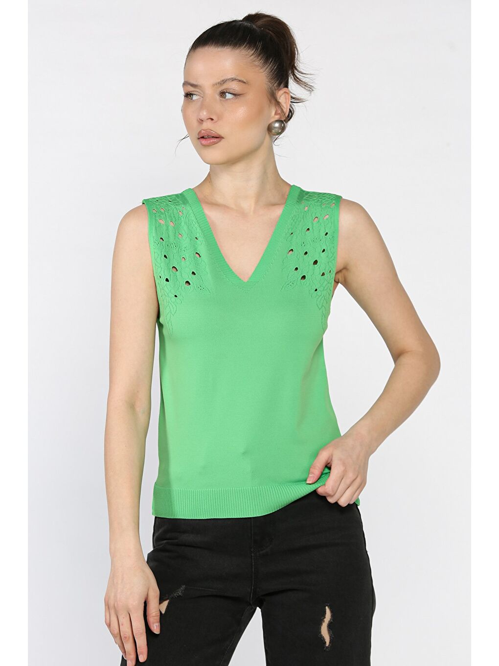 Yeşil Kadın V Yaka Sıfır Kol Triko Bluz-1