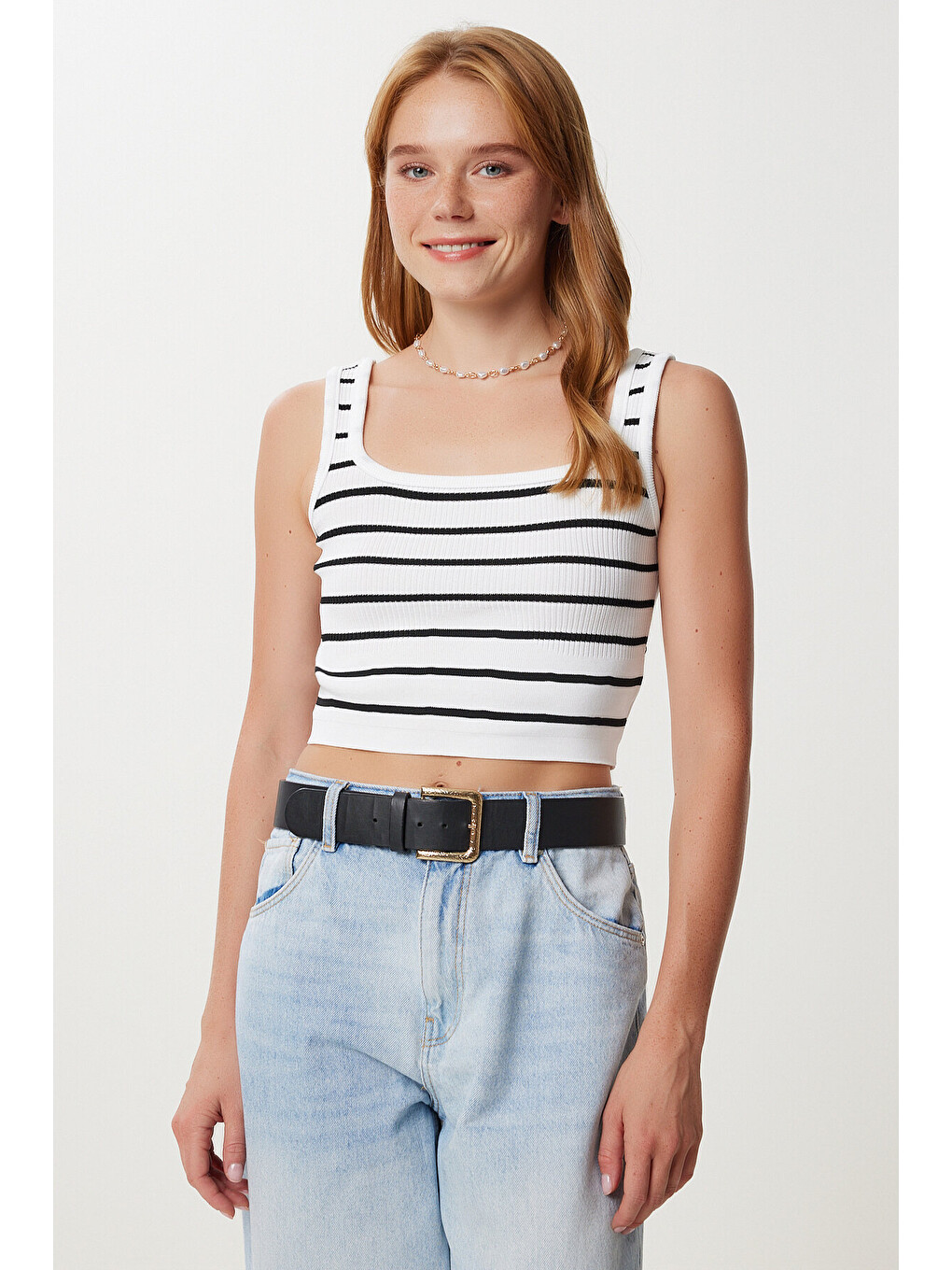 Beyaz Çizgili Crop Triko Bluz BEYAZ LYY0009-2