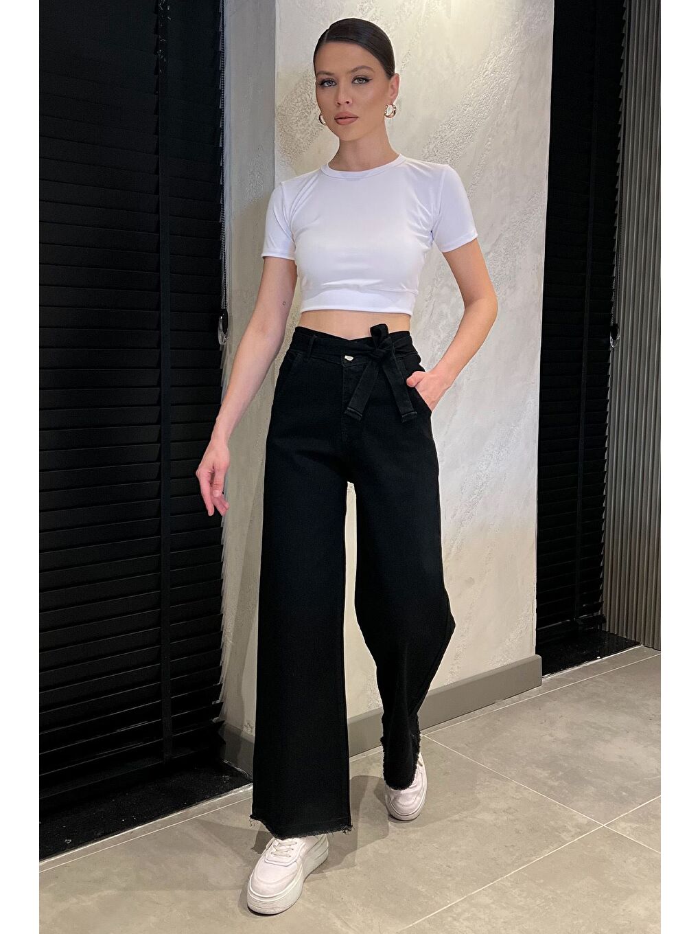 Siyah Kuşaklı Yüksek Bel Elastanlı Paça Püsküllü Kadın Palazzo Pantolon-1