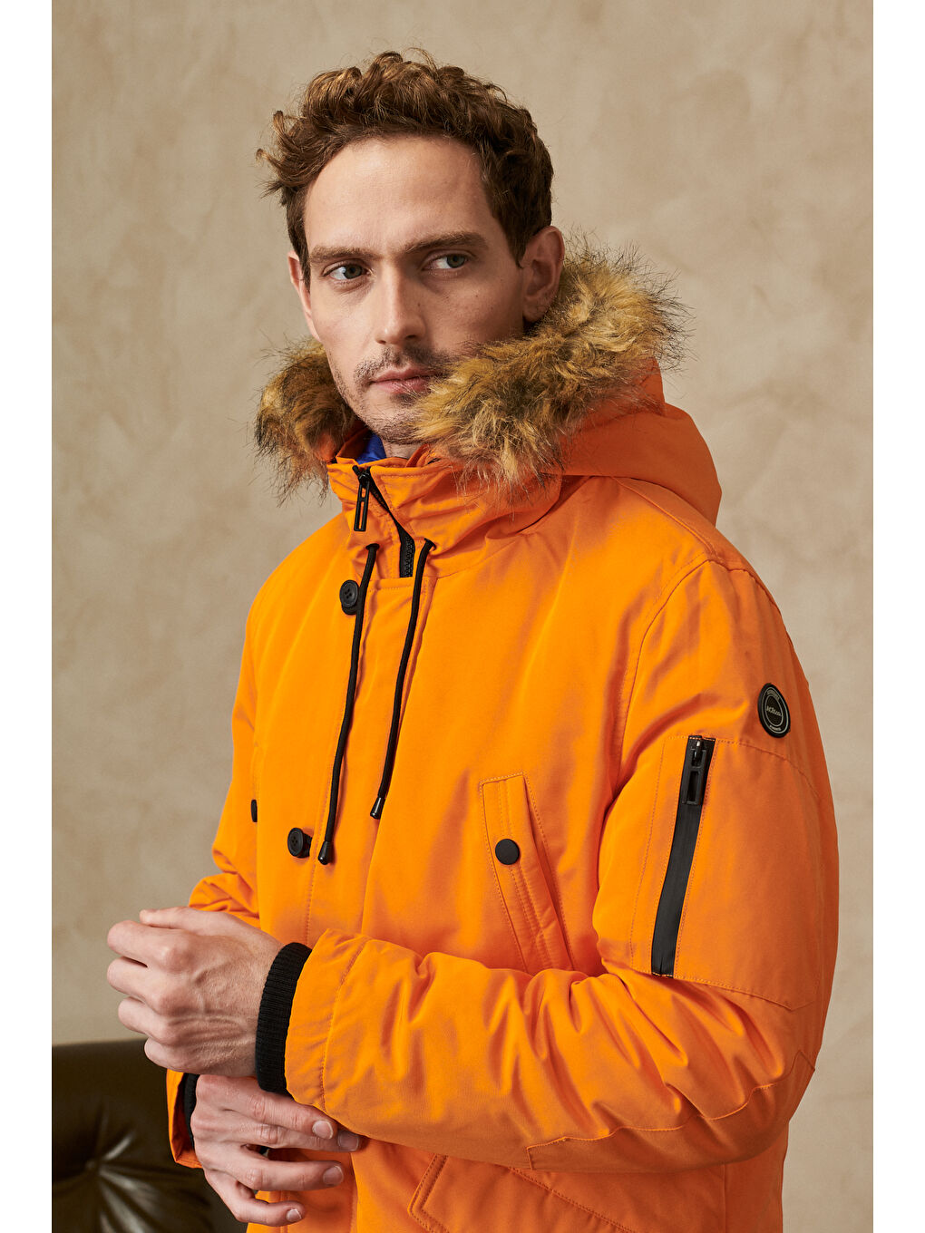 Erkek Turuncu Standart Fit Normal Kesim Kapüşonlu Kürklü Kapüşon Detaylı Kaban-2