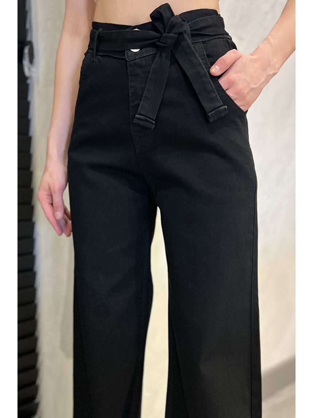 Siyah Kuşaklı Yüksek Bel Elastanlı Paça Püsküllü Kadın Palazzo Pantolon-3