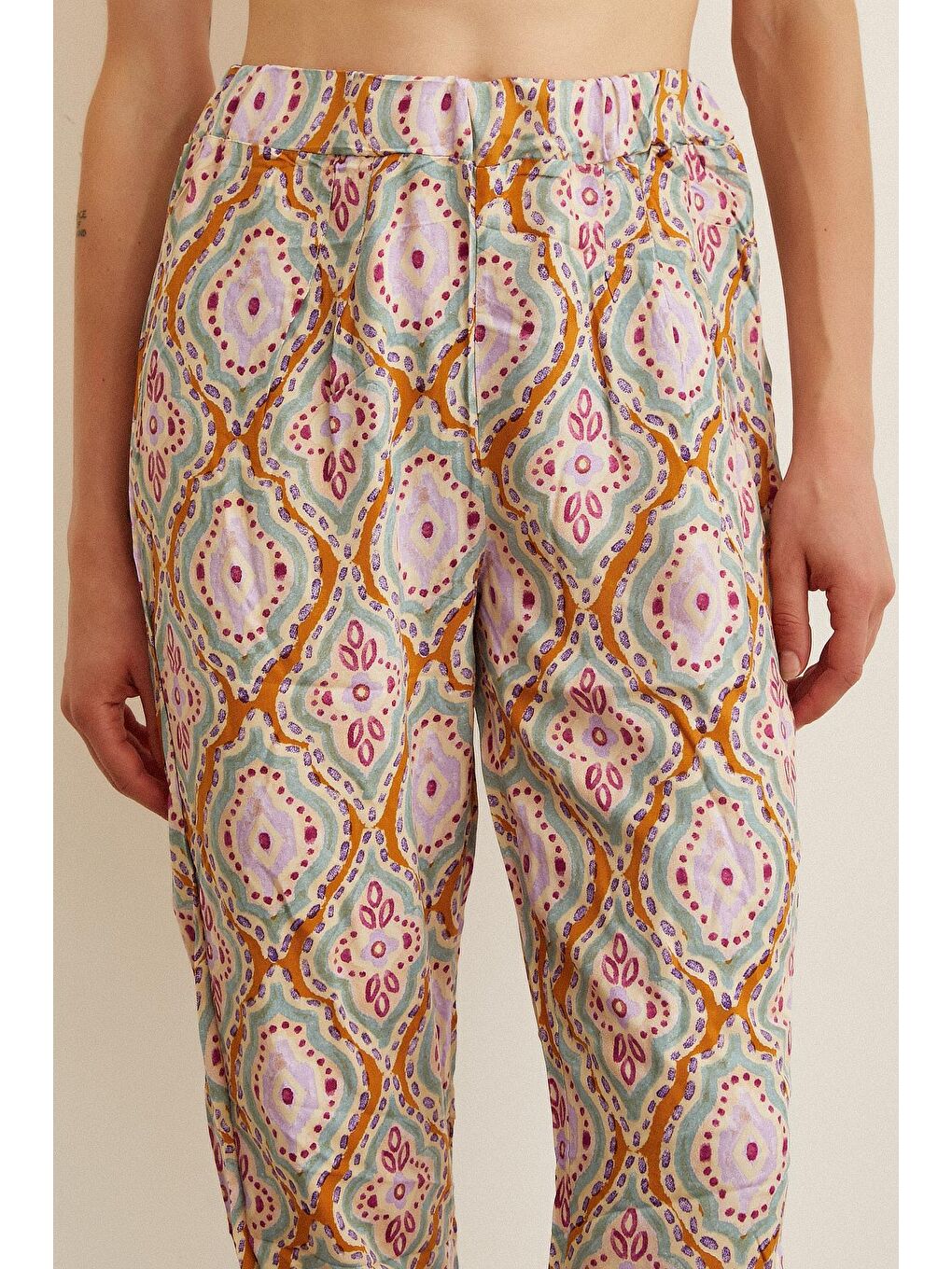 Yeşil Beli Lastikli Şal Desen Pantolon