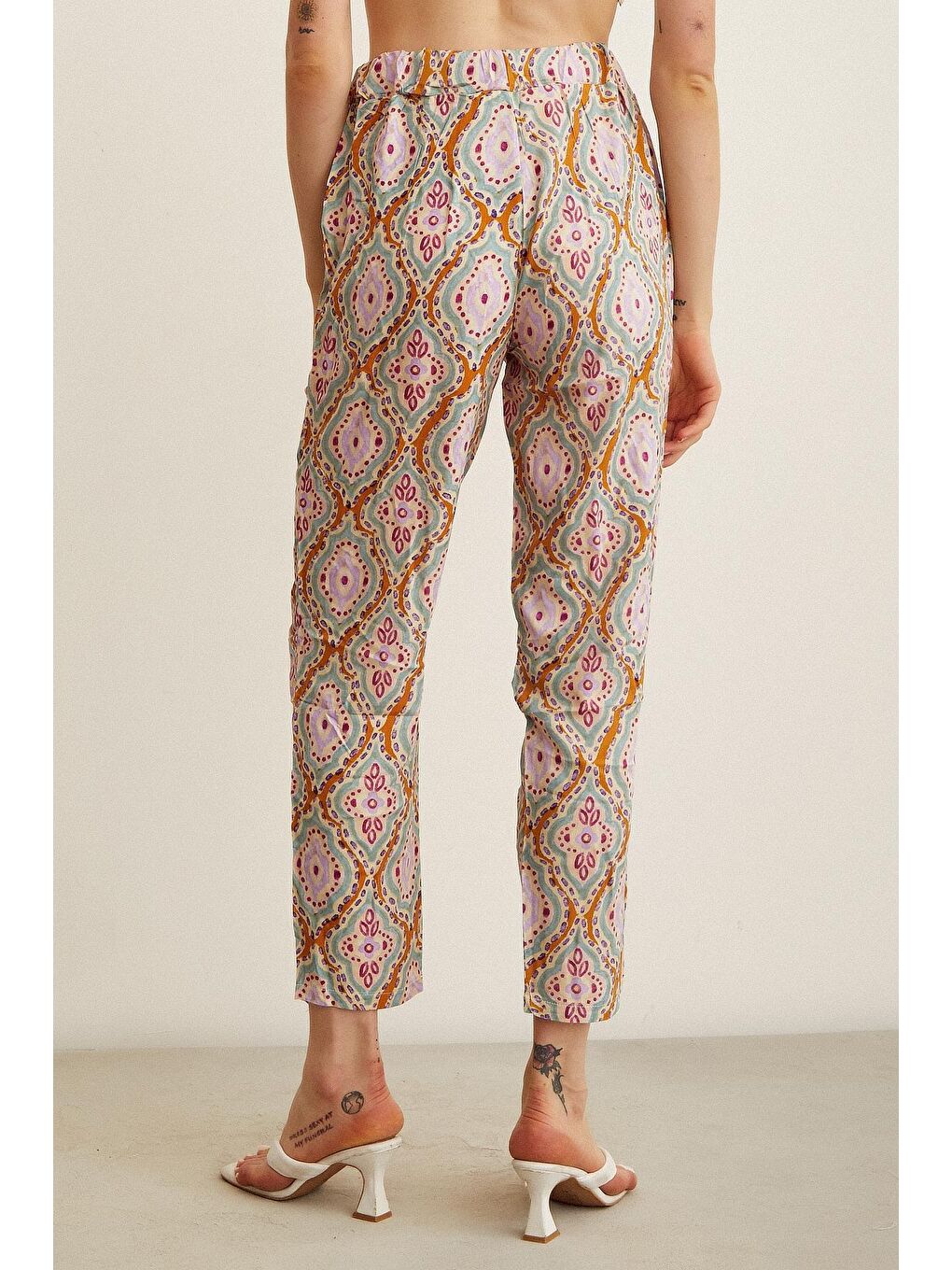 Yeşil Beli Lastikli Şal Desen Pantolon-1