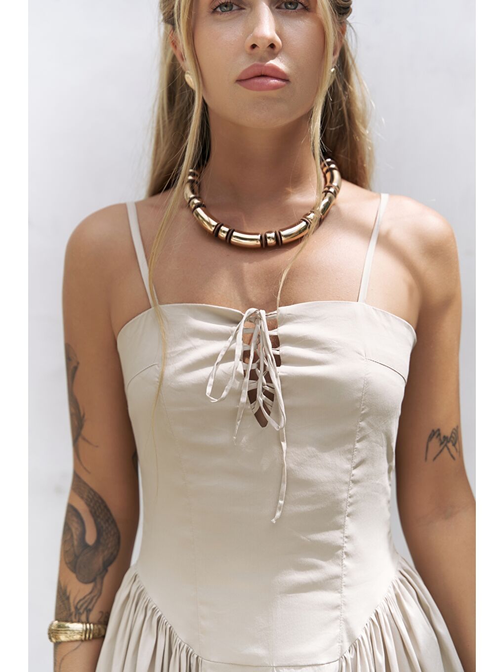 Bej Narissa Askılı Midi Taş Elbise-5