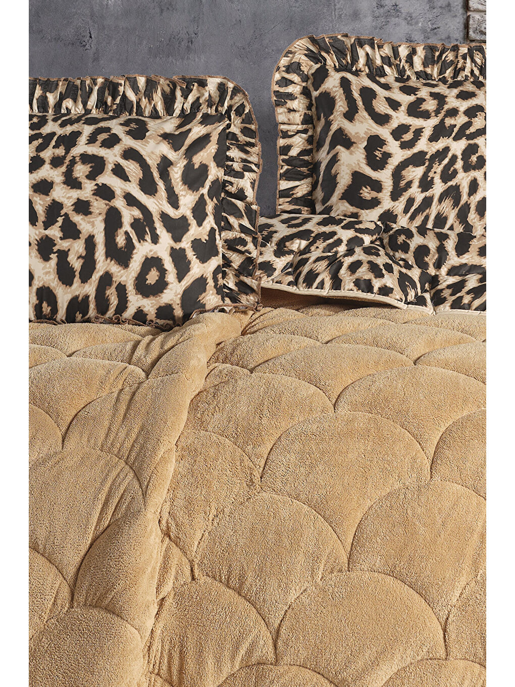 Kahverengi Wellsoft Tek Kişilik Fırfırlı Yorgan Seti 155x215 cm Çift Taraflı Pelüş Yorgan + 1 Yastık Kılıfı-3