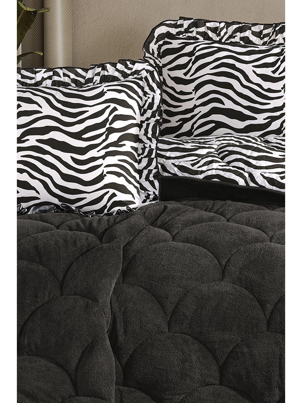 Antrasit Wellsoft Tek Kişilik Fırfırlı Yorgan Seti 155x215 cm Çift Taraflı Pelüş Yorgan + 1 Yastık Kılıfı-3