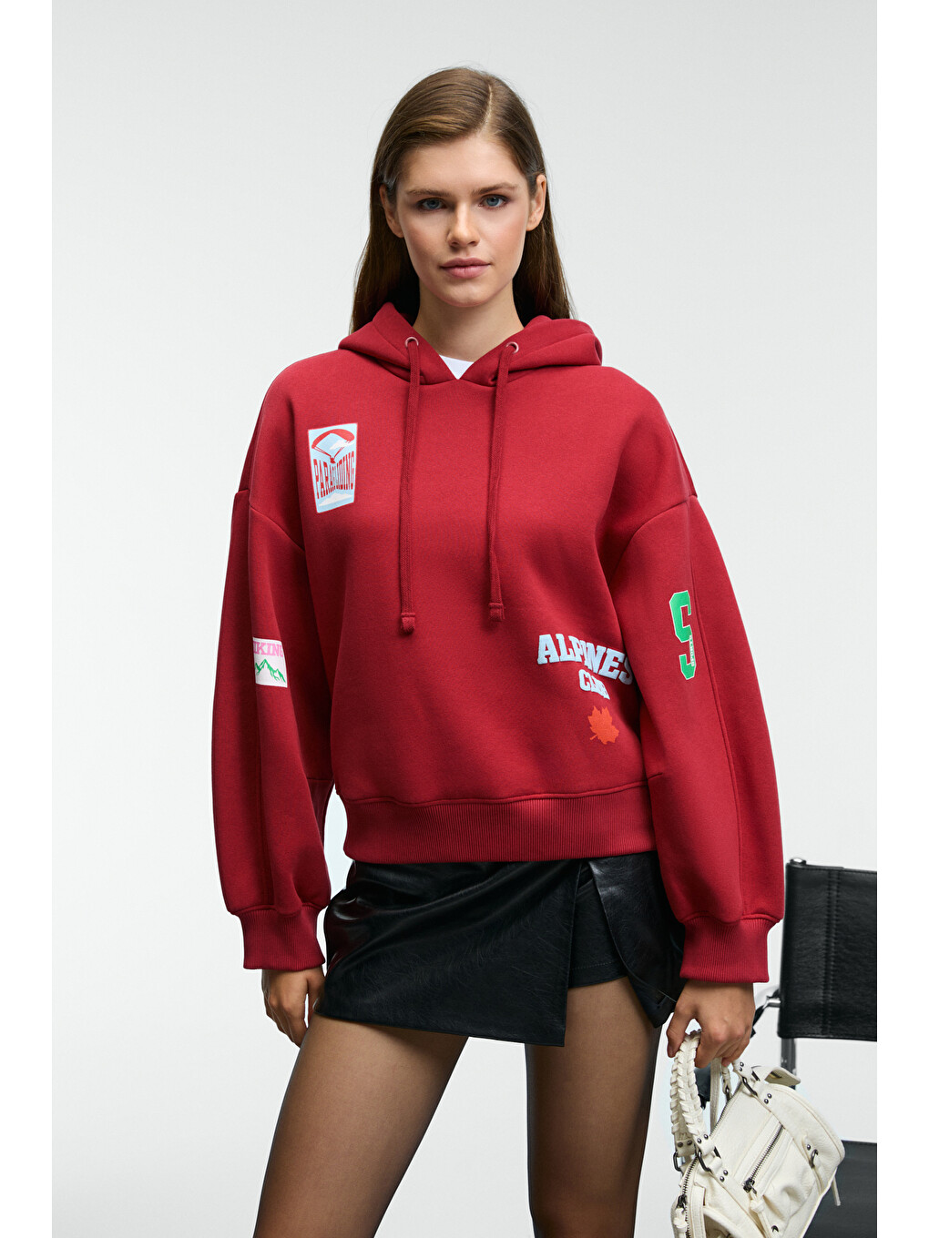 Rhovara Kadın Oversize Kapüşonlu Baskı Ve Nakış Detaylı Kırmızı Sweatshirt-3