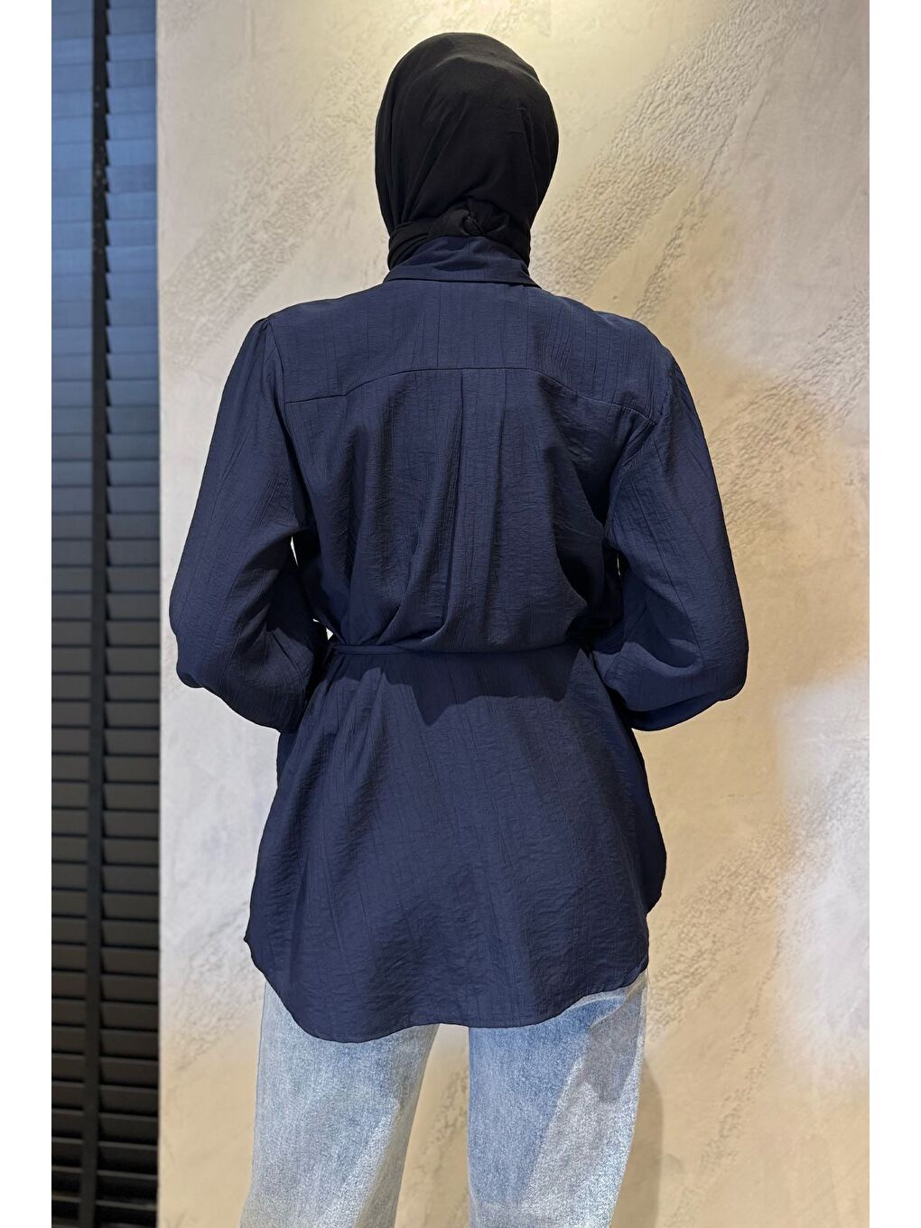 Lacivert Omuz Büzgülü Ve Taşlı Tesettür Gömlek-3