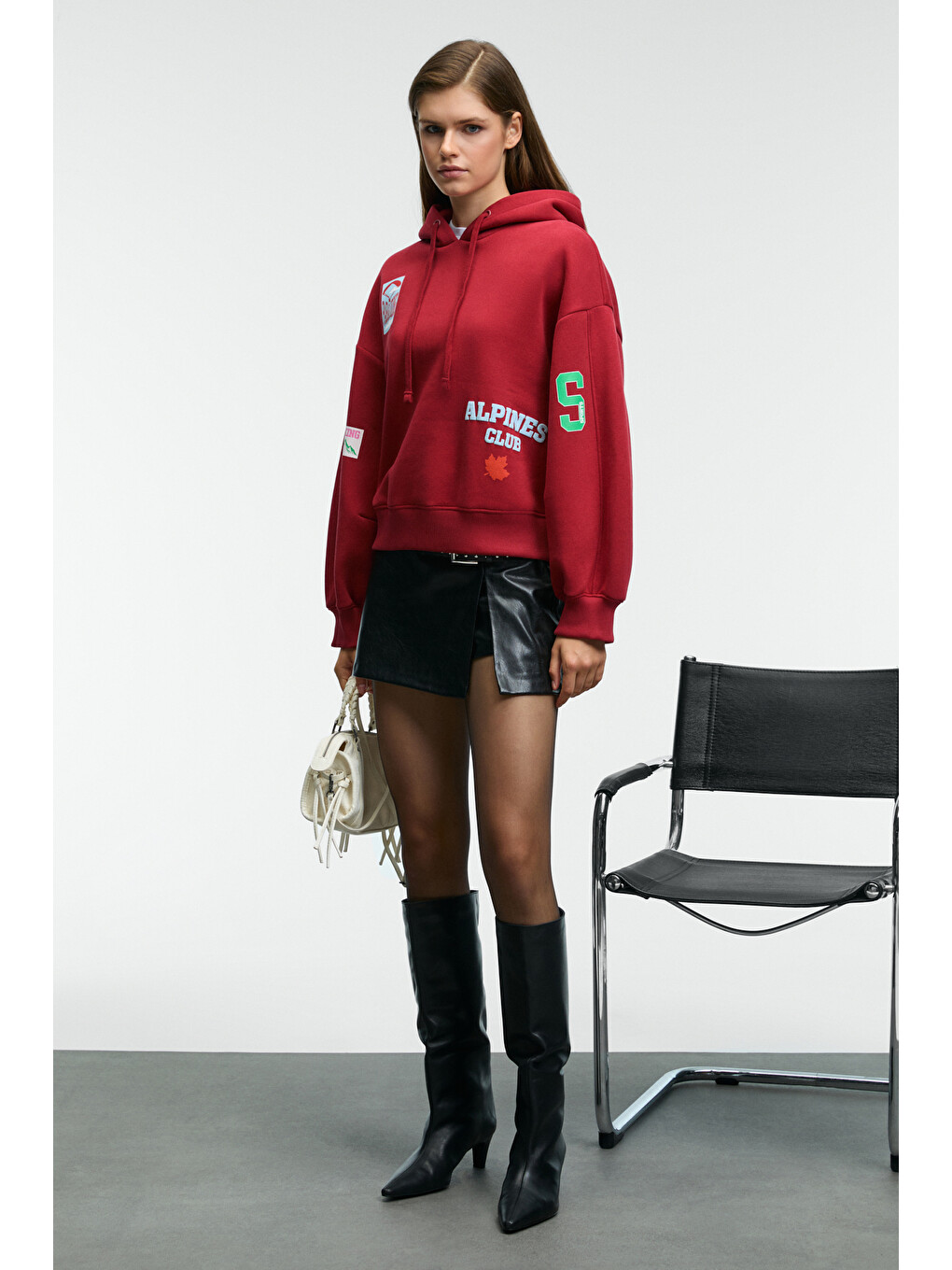 Rhovara Kadın Oversize Kapüşonlu Baskı Ve Nakış Detaylı Kırmızı Sweatshirt-4