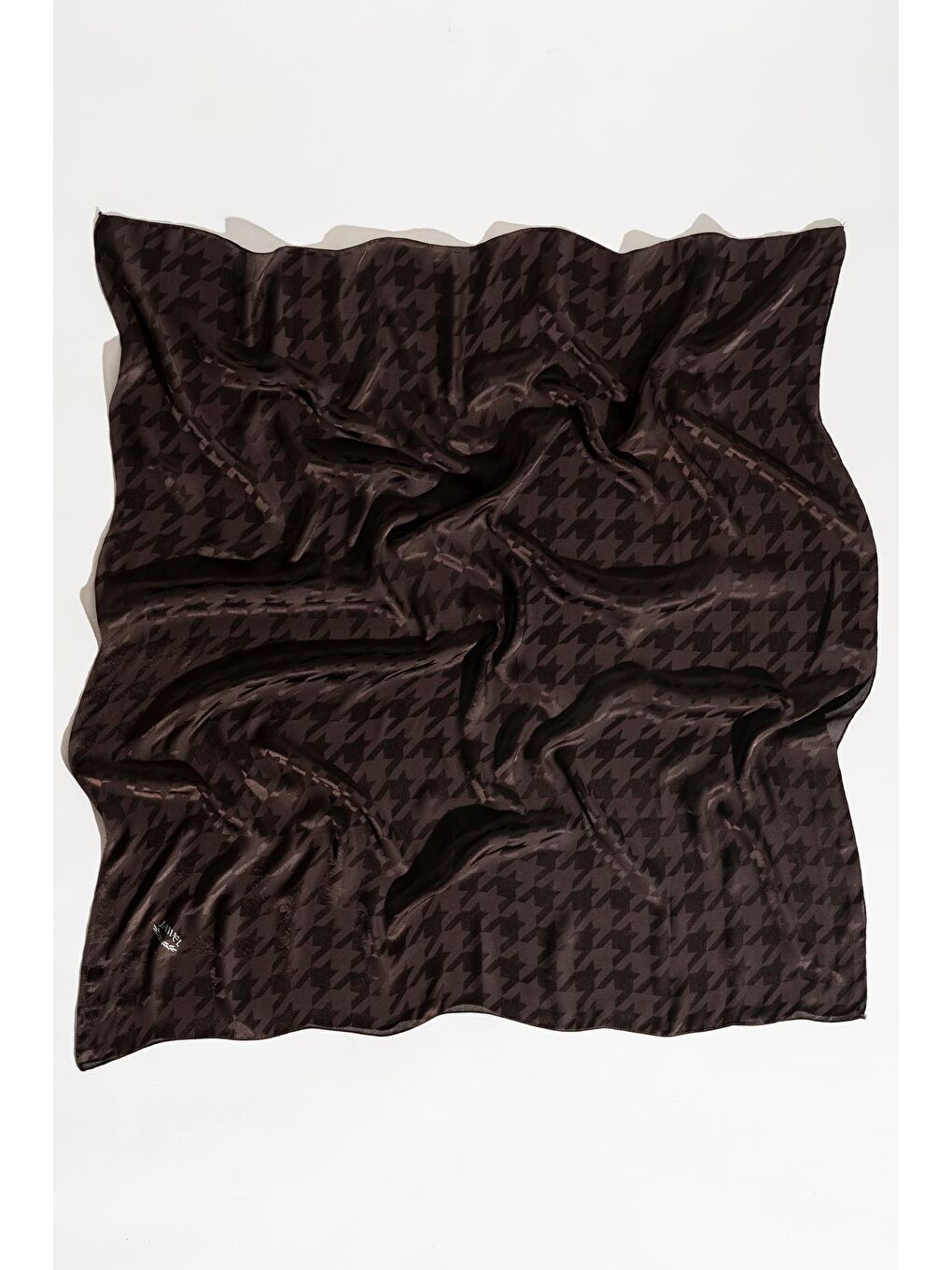 Kahverengi Kadın Tesettür Jakarlı Kazayağı Eşarp 1-4