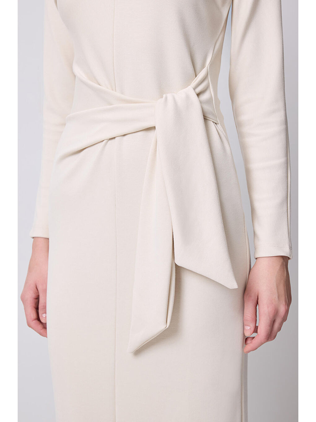 Ekru Önden Bağlamalı Elbise-4