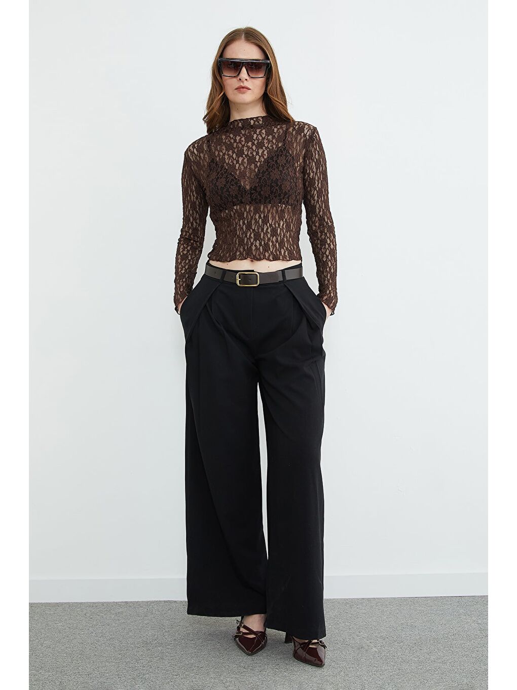 Siyah Beli Kemerli Pileli Yüksek Bel Pantolon