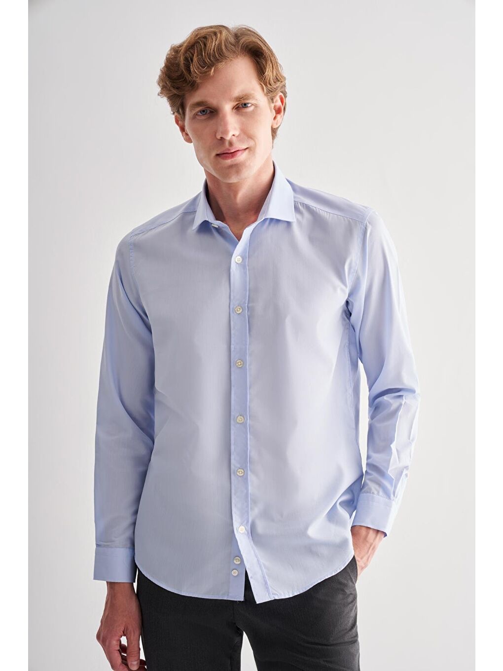 Açık Mavi Yarım İtalyan Yaka Uzun Kol Easy To Iron Slim Fit Pamuklu Gömlek 1004255301-6