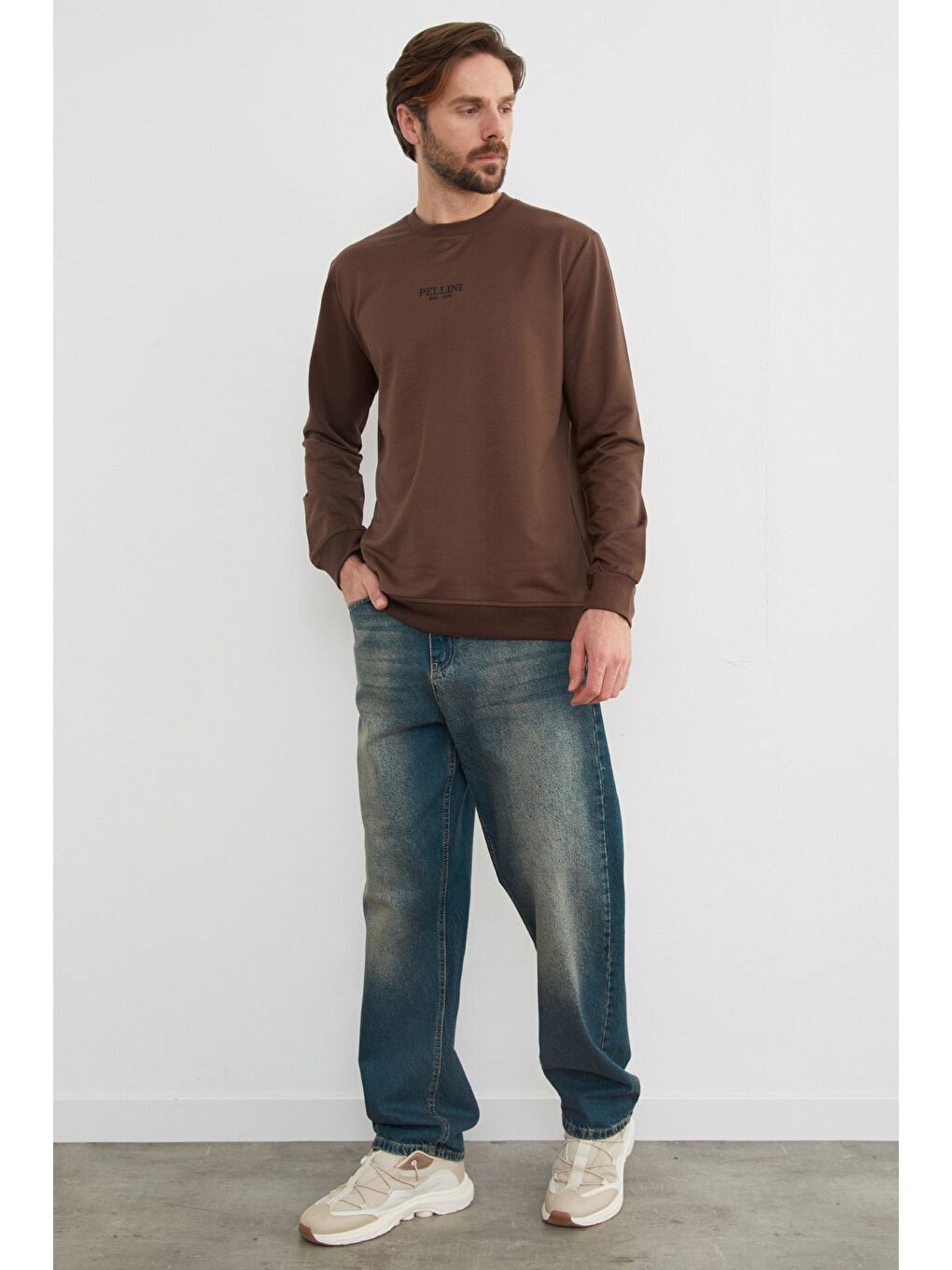 Kahverengi Pellını Yazı Kabartmalı Bisiklet Yaka Sweatshirt-1