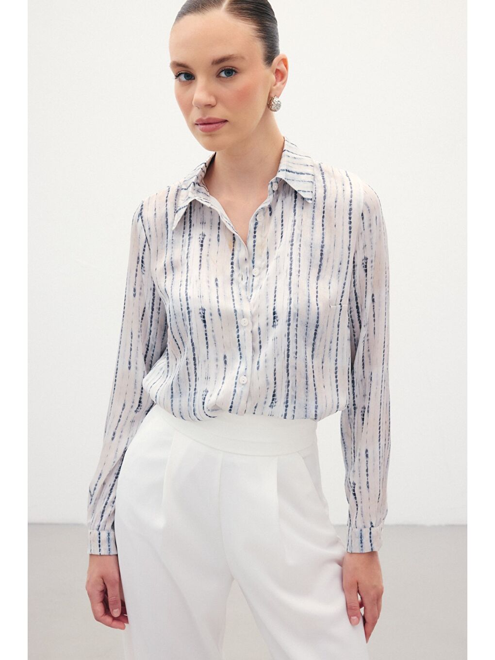 Desenli Klasik Gömlek - Siyah-1