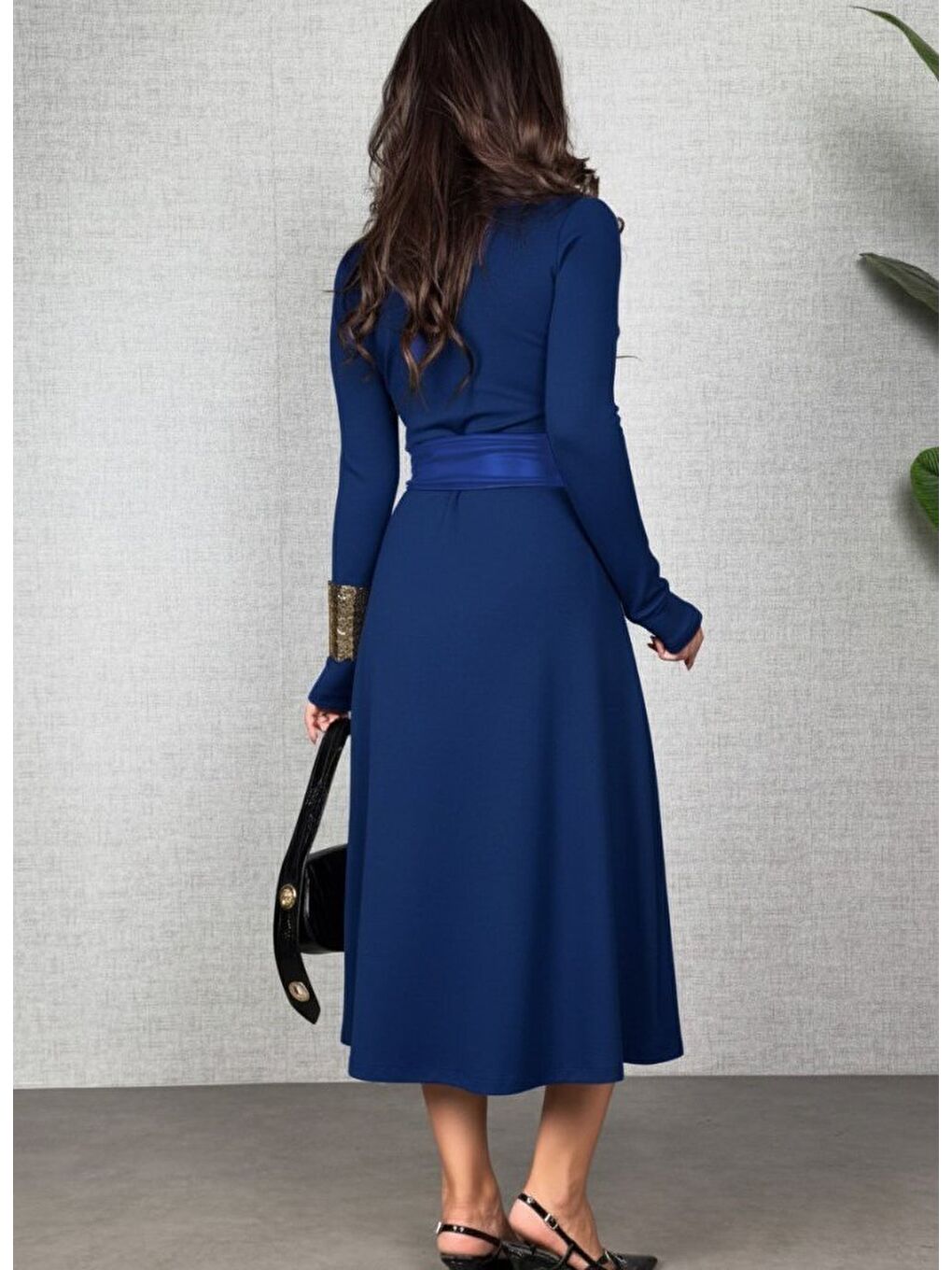 Lacivert Kadın Uzun Kollu Yakalı Belden Deri Detaylı Kuşaklı Yırtmaçlı Midi Viskon Iki Iplik Elbise-1