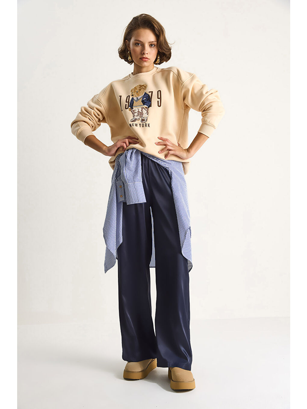 Lacivert Kadın Yüksek Bel Beli Lastikli Saten Bol Paça Pantolon