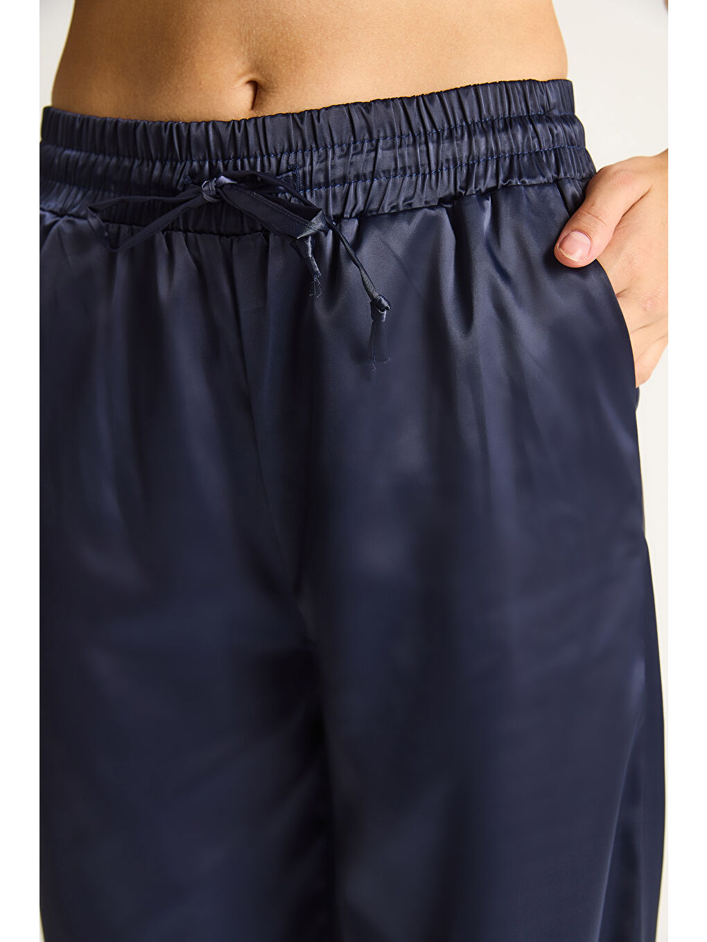 Lacivert Kadın Yüksek Bel Beli Lastikli Saten Bol Paça Pantolon-5