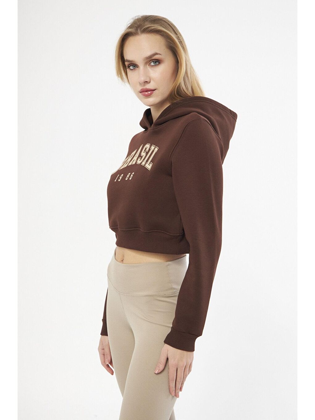 Charamela Kahverengi Slogan Baskılı Crop Sweatshirt - 1