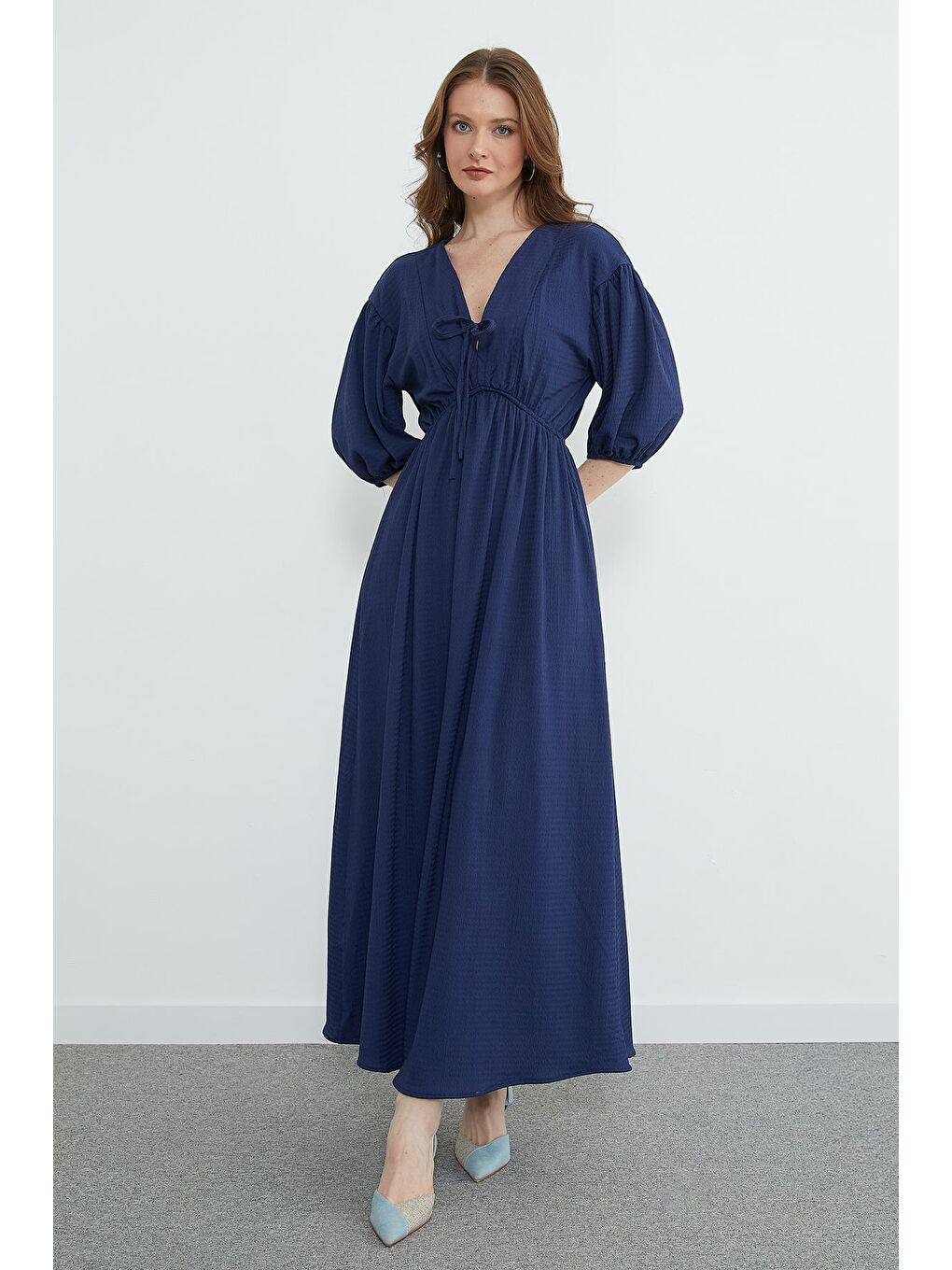 Lacivert Önü Bağlamalı Beli Lastikli Maxi Boy Elbise-2