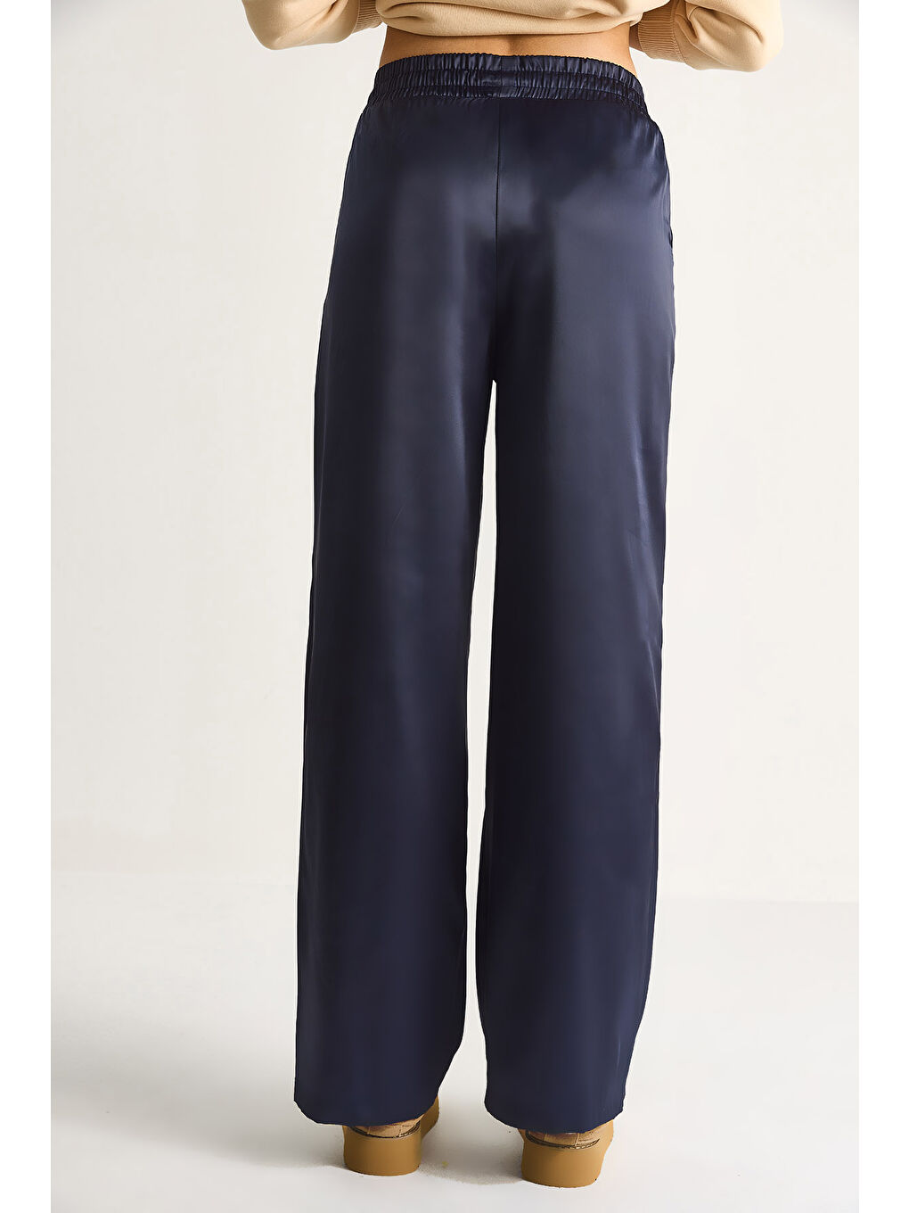 Lacivert Kadın Yüksek Bel Beli Lastikli Saten Bol Paça Pantolon-6