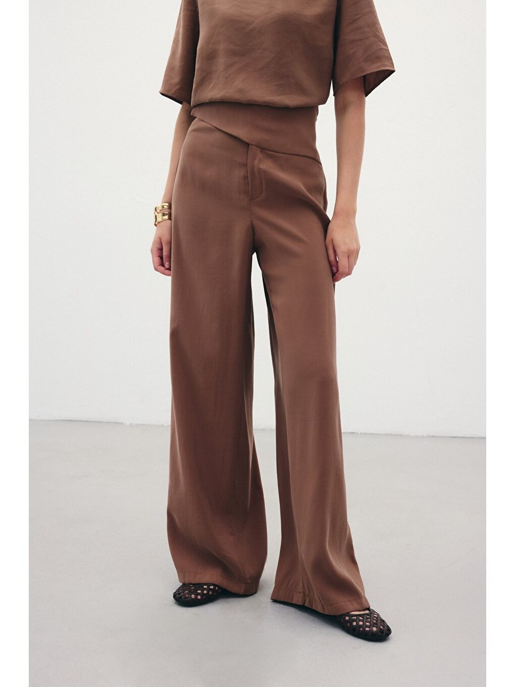 Kahverengi Kemer Detaylı Modal Pantolon - Kahve-5