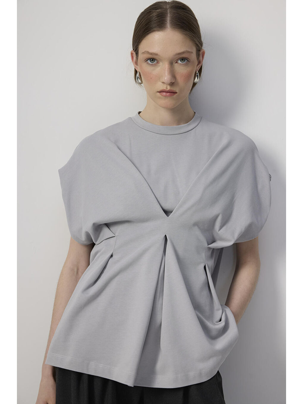 Gri Pens Detaylı Kısa Kollu T-Shirt-1